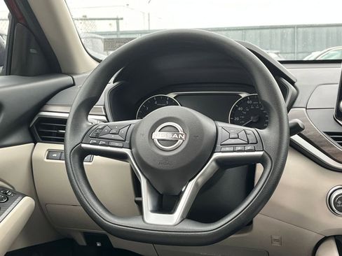 Used 2025 Nissan Altima 2.5 SV image 28