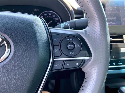 Used 2020 Toyota Avalon Limited FWD image 25