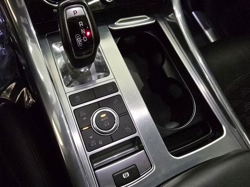 Used 2022 Land Rover Range Rover Sport SVR image 33