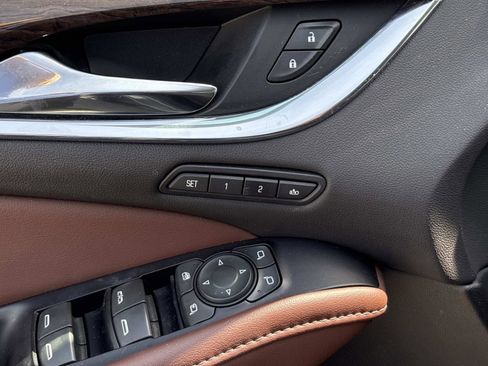 Used 2018 Buick Enclave Avenir w/ Avenir Technology Package image 13