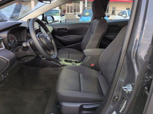 Certified 2025 Toyota Corolla LE image 9