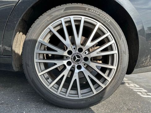 Used 2025 Mercedes-Benz CLA 250 image 7