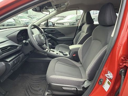Used 2025 Subaru Crosstrek 2.0i Premium image 32
