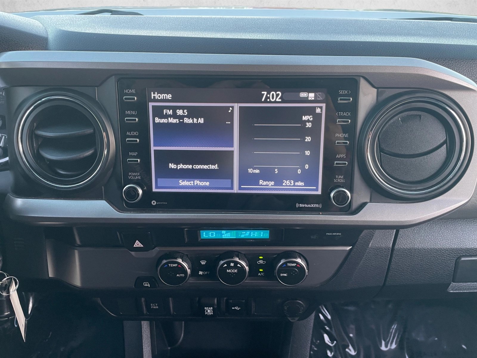 Used 2021 Toyota Tacoma SR5 RWD image 15