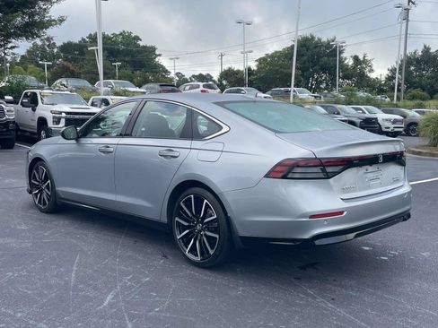 Used 2023 Honda Accord Touring image 5