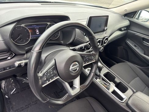 Used 2022 Nissan Sentra SV image 9