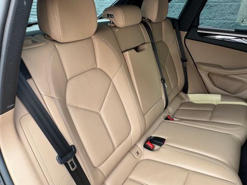 Used 2023 Porsche Macan AWD/4WD image 20