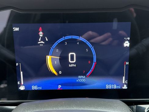 Used 2024 Chevrolet Trax RS w/ Sunroof Package image 13