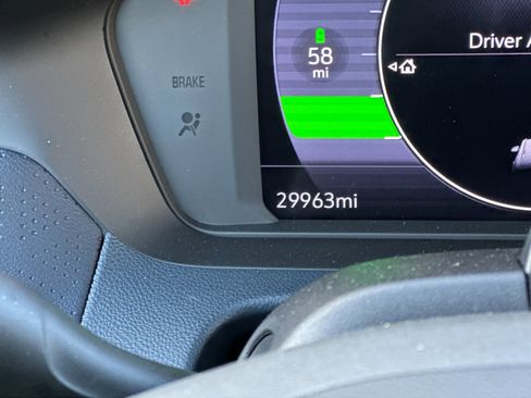 Used 2022 Chevrolet Bolt EUV Premier w/ Sun & Sound Package image 28