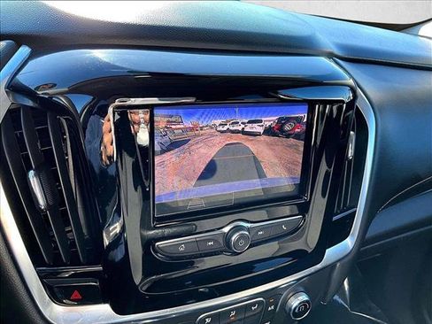 Used 2021 Chevrolet Traverse LS image 22