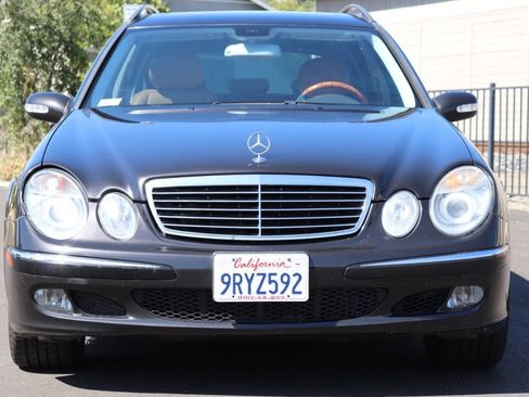 Used 2006 Mercedes-Benz E 500 4MATIC Wagon image 3