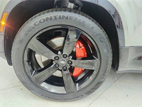 Used 2025 Land Rover Defender 110 X image 64