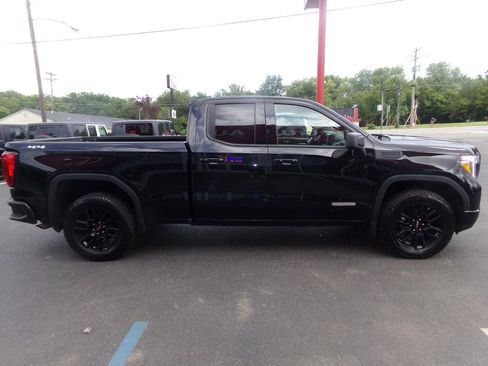 Used 2022 GMC Sierra 1500 Elevation AWD/4WD image 2
