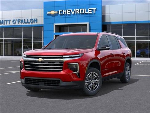 New 2025 Chevrolet Traverse LT w/ LPO, Illumination Package image 6