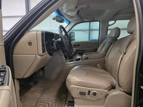 Used 2005 Chevrolet Silverado 3500 LT w/ Heavy-Duty Power Package AWD/4WD image 12
