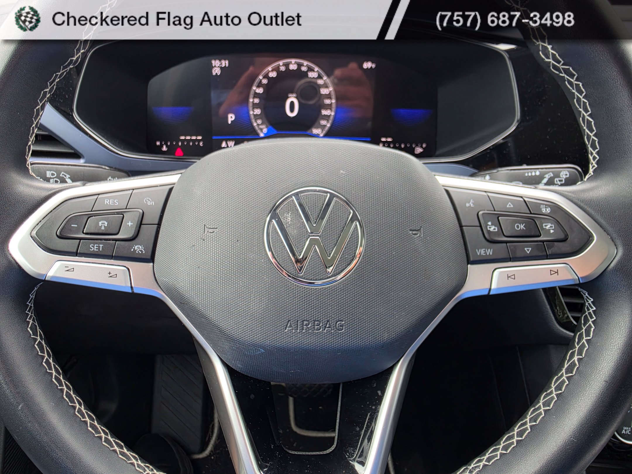 Used 2023 Volkswagen Taos SE w/ Panoramic Sunroof Package FWD image 14