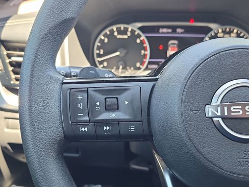 Used 2023 Nissan Rogue SV FWD image 16