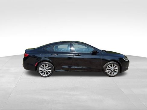 Used 2015 Chrysler 200 S FWD image 2