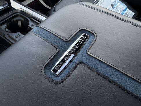 Used 2025 Ford F450 Platinum w/ FX4 Off-Road Package image 45