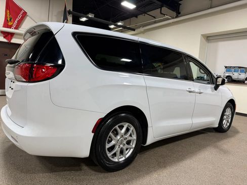 Used 2022 Chrysler Voyager LX w/ Fleet Security Group FWD image 16