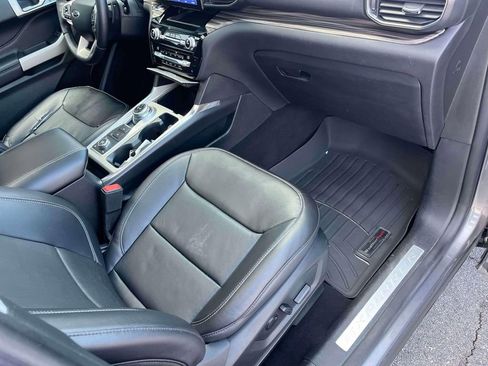 Used 2021 Ford Explorer Limited w/ Equipment Group 301A image 23