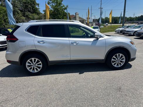 Used 2018 Nissan Rogue SV AWD/4WD image 6