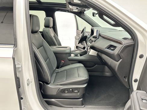 Used 2021 Chevrolet Suburban Premier image 28