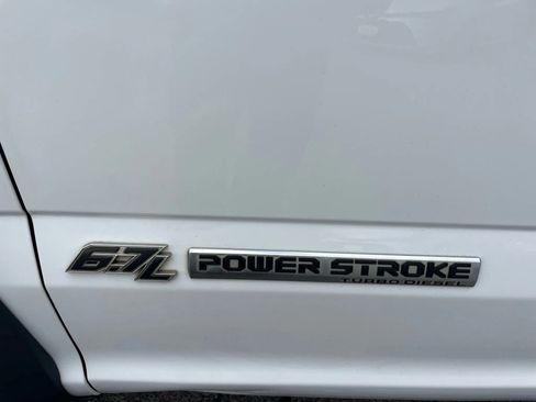Used 2017 Ford F550 2WD Regular Cab Super Duty image 12