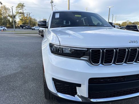 New 2025 Jeep Grand Cherokee L Laredo w/ Trailer Tow Package image 8