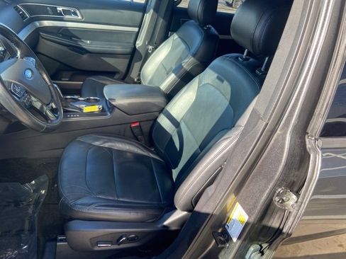 Used 2017 Ford Explorer XLT w/ Equipment Group 202A image 7
