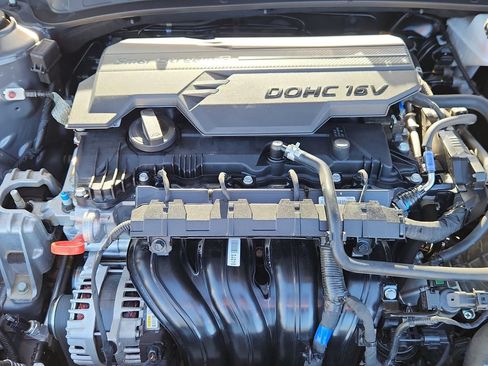 Used 2024 Hyundai Elantra SE image 13