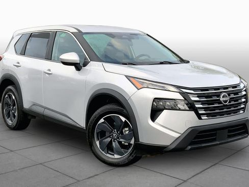Used 2024 Nissan Rogue SV AWD/4WD image 3