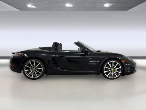 Used 2018 Porsche 718 Boxster RWD image 8