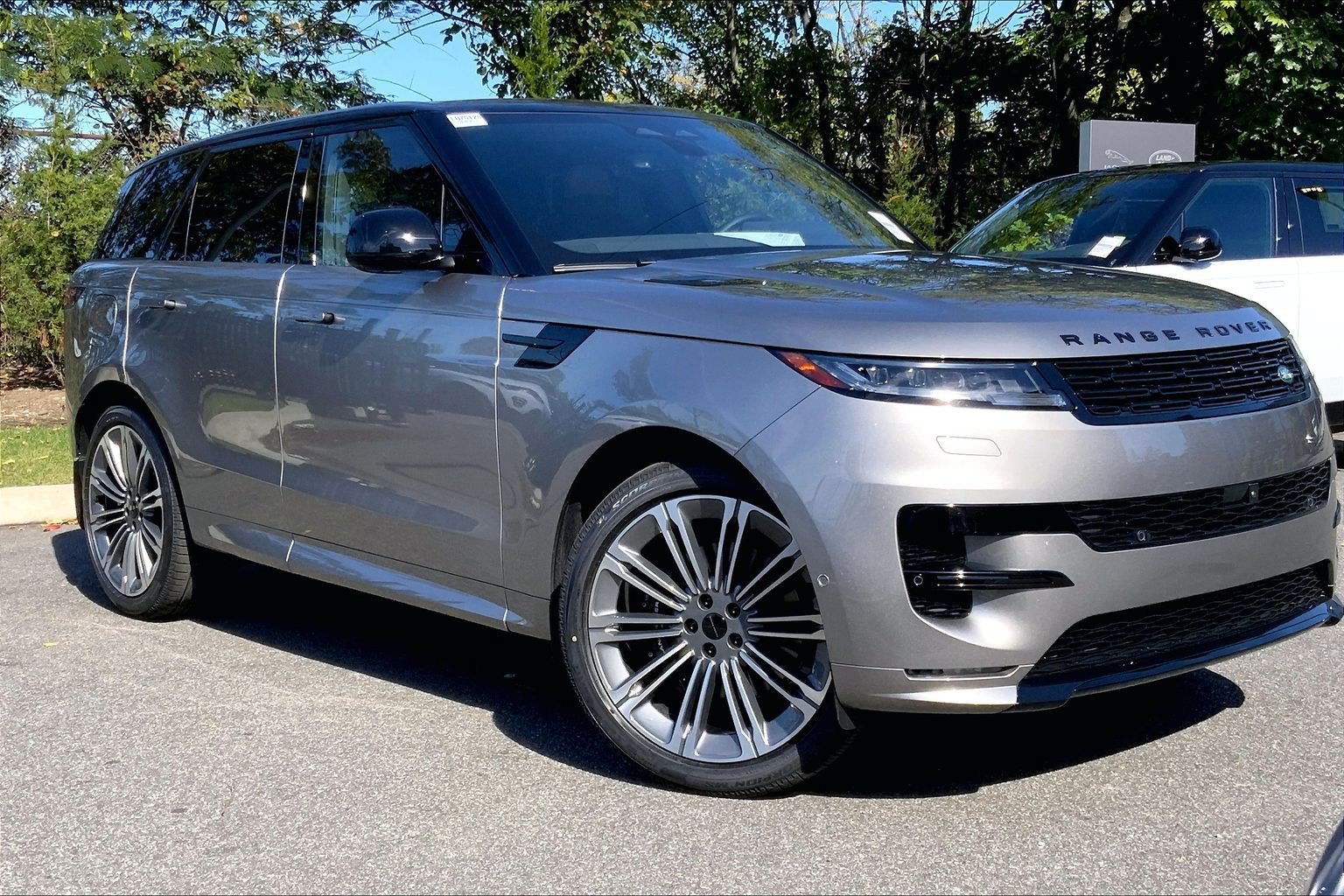 New 2027 Land Rover Range Rover Sport Dynamic SE AWD/4WD image 2