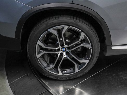 Used 2025 BMW X5 sDrive40i w/ Premium Package image 8