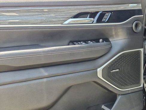 Certified 2022 Jeep Wagoneer Series III w/ Flexible Seating Group RWD image 13