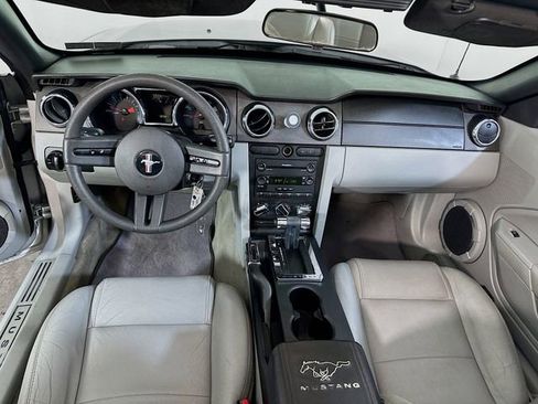 Used 2006 Ford Mustang Convertible image 17