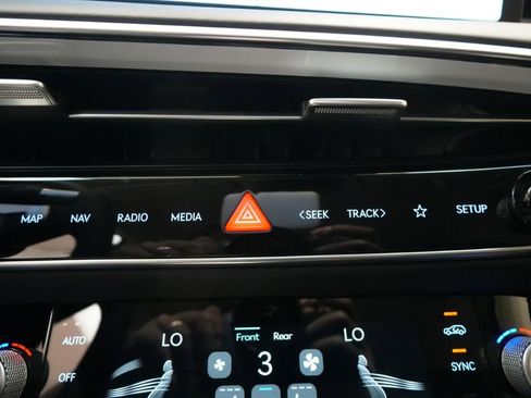 Used 2026 Genesis GV70 2.5T image 46