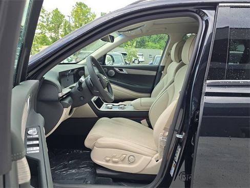 Used 2025 Genesis GV80 2.5T Prestige image 11
