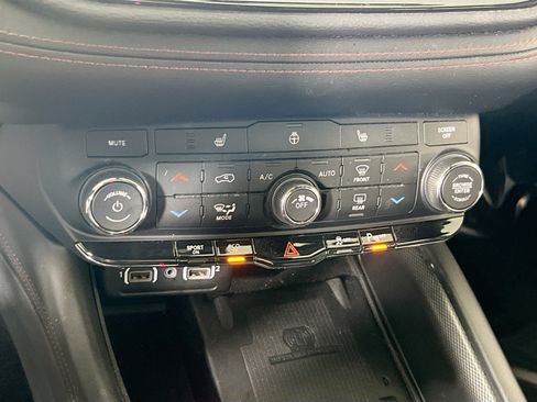 Used 2022 Dodge Durango R/T AWD/4WD image 15