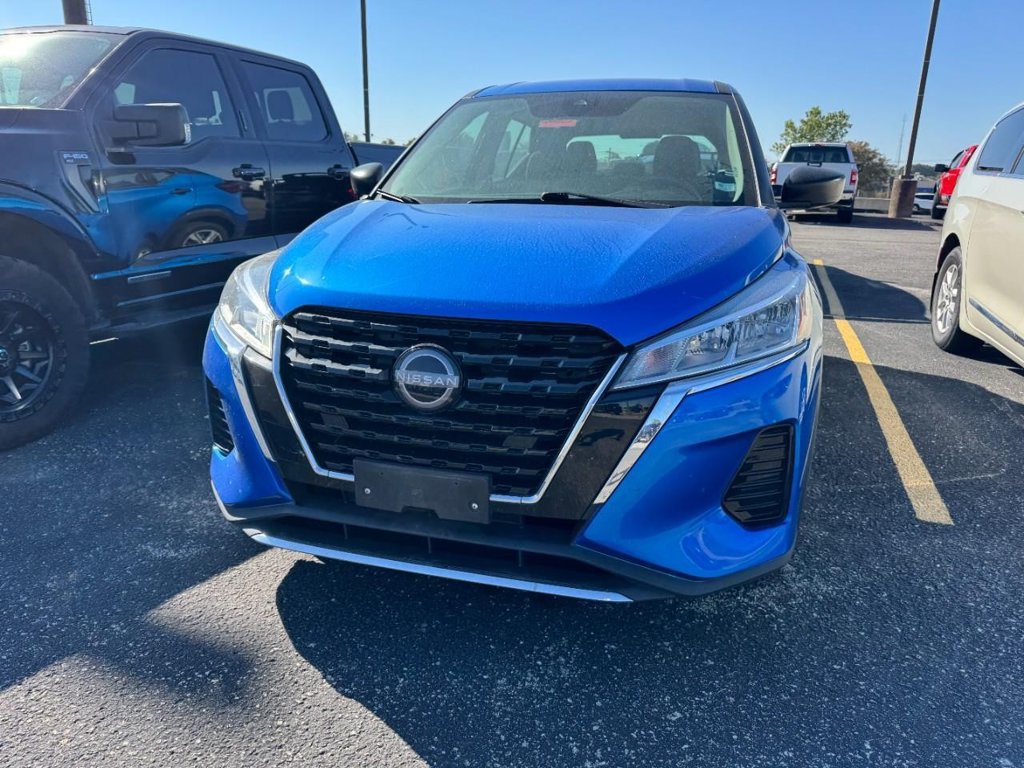 Used 2022 Nissan Kicks S FWD image 4