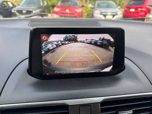 Used 2018 MAZDA MAZDA3 Sport FWD image 25