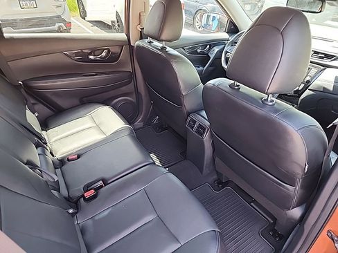Used 2019 Nissan Rogue SL w/ Premium Package AWD/4WD image 13