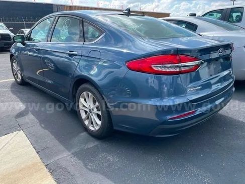 Used 2019 Ford Fusion SE FWD image 5