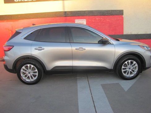 Used 2022 Ford Escape SE w/ Convenience Package image 1