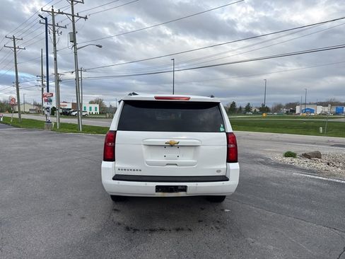 Used 2017 Chevrolet Suburban LT image 4