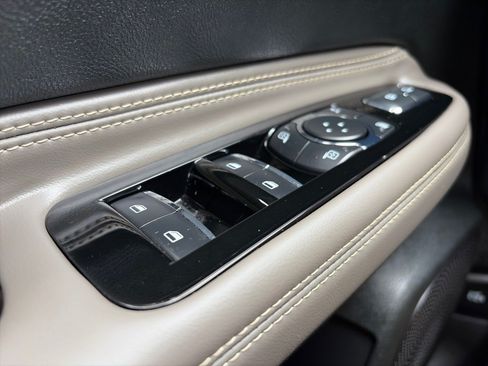 Used 2025 Lincoln Corsair AWD w/ Equipment Group 101A image 28