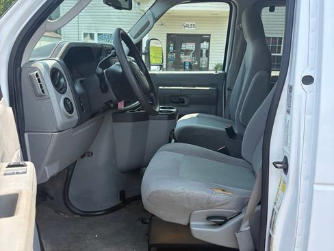 Used 2012 Ford E-350 and Econoline 350 XLT RWD image 9