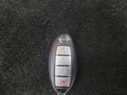 Used 2017 Nissan Pathfinder SV w/ SV Cold Weather Package AWD/4WD image 32