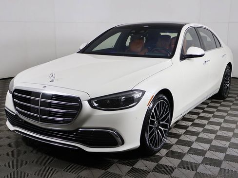 Used 2023 Mercedes-Benz S 500 S 500 image 12